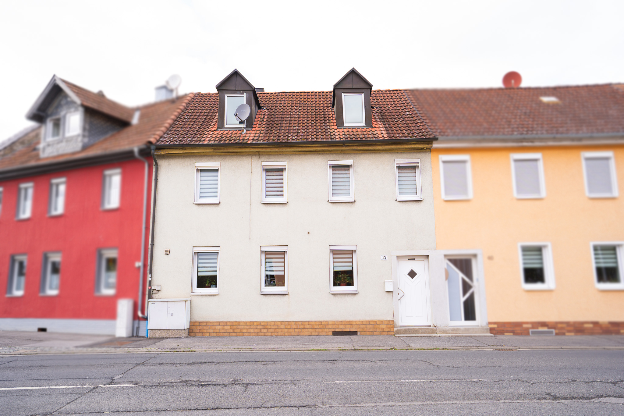 Bad Königshofen i. Grabfeld: Einfamilienhaus mit Geschichte und Potenzial – ca. 170 m² Wohnfläche, Scheune, Garten und mehr!